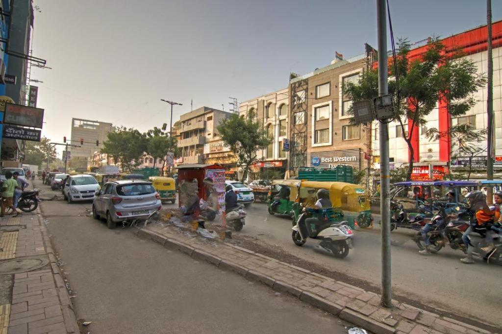 Hotel De Hocks Deluxe - New Delhi Railway Station Экстерьер фото