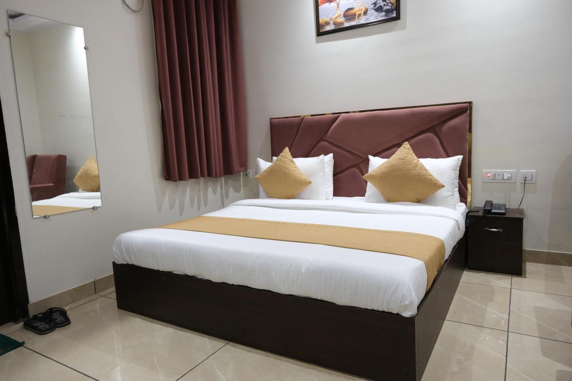 Hotel De Hocks Deluxe - New Delhi Railway Station Экстерьер фото