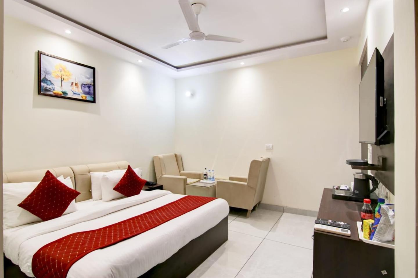 Hotel De Hocks Deluxe - New Delhi Railway Station Экстерьер фото