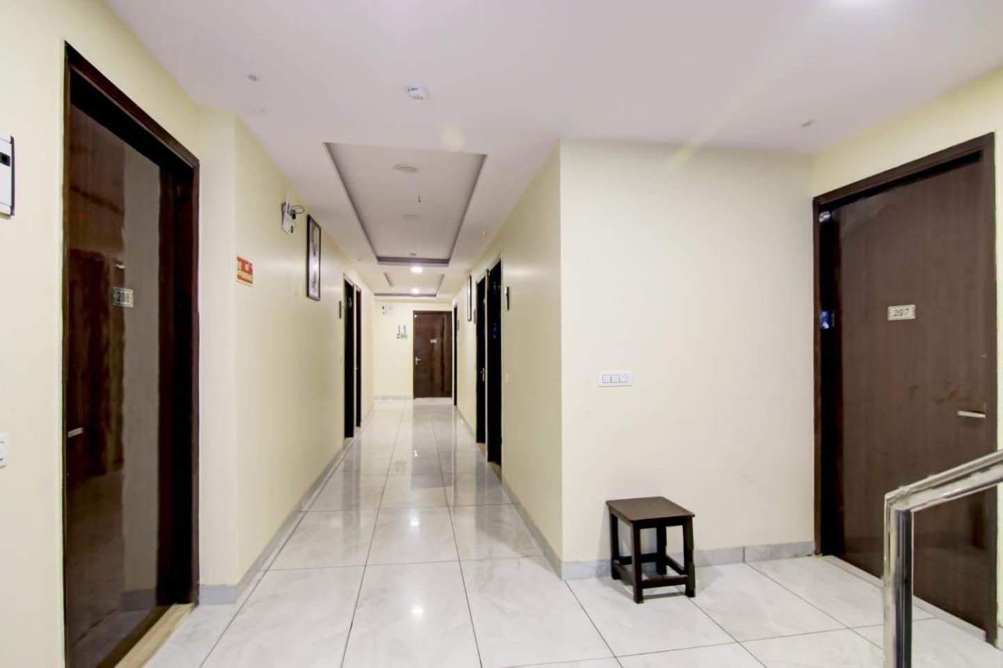 Hotel De Hocks Deluxe - New Delhi Railway Station Экстерьер фото