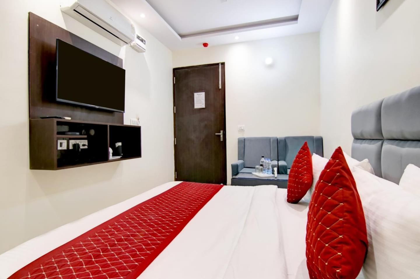 Hotel De Hocks Deluxe - New Delhi Railway Station Экстерьер фото