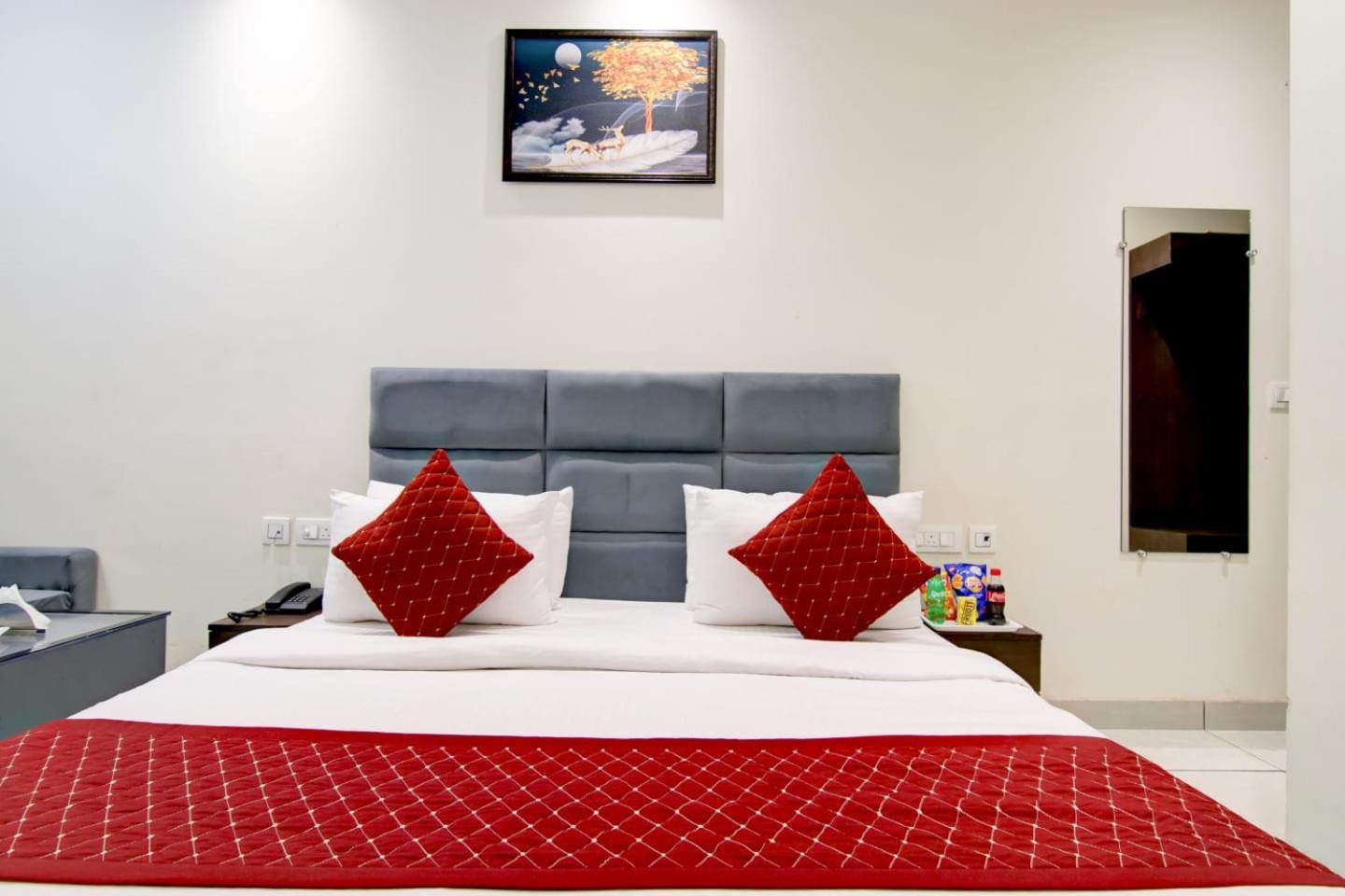 Hotel De Hocks Deluxe - New Delhi Railway Station Экстерьер фото