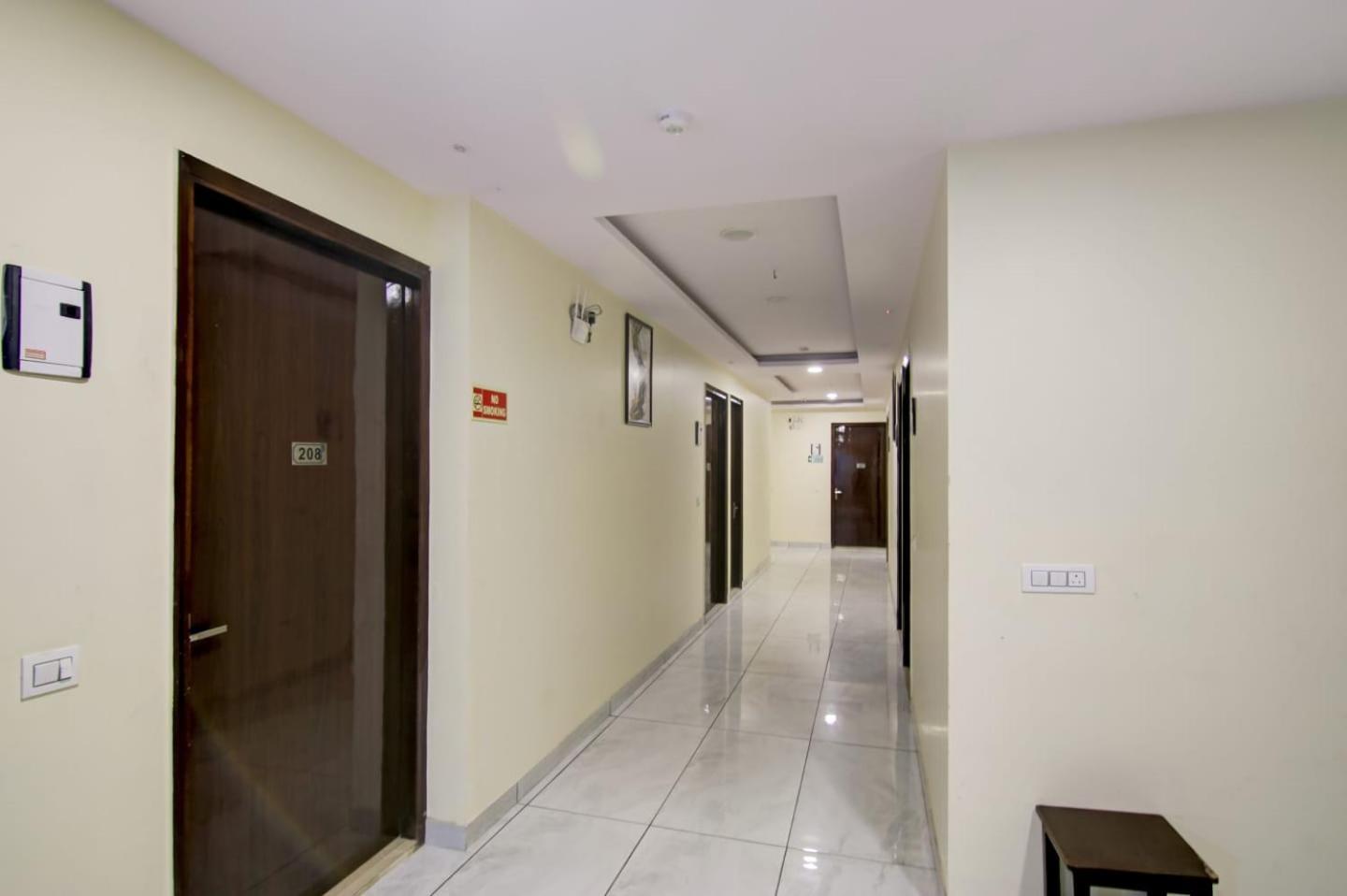 Hotel De Hocks Deluxe - New Delhi Railway Station Экстерьер фото