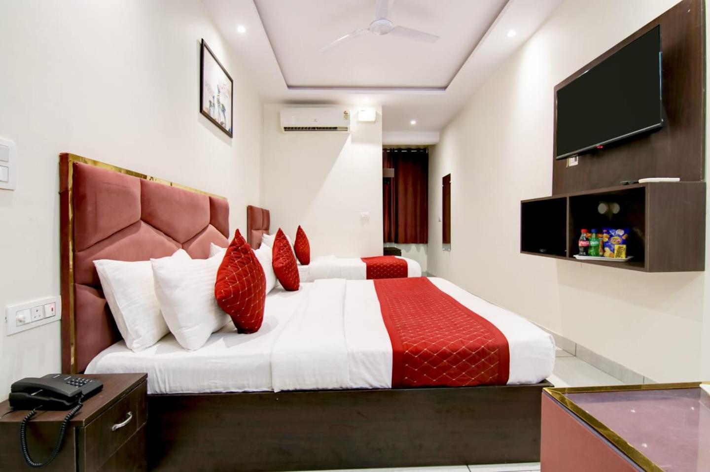Hotel De Hocks Deluxe - New Delhi Railway Station Экстерьер фото